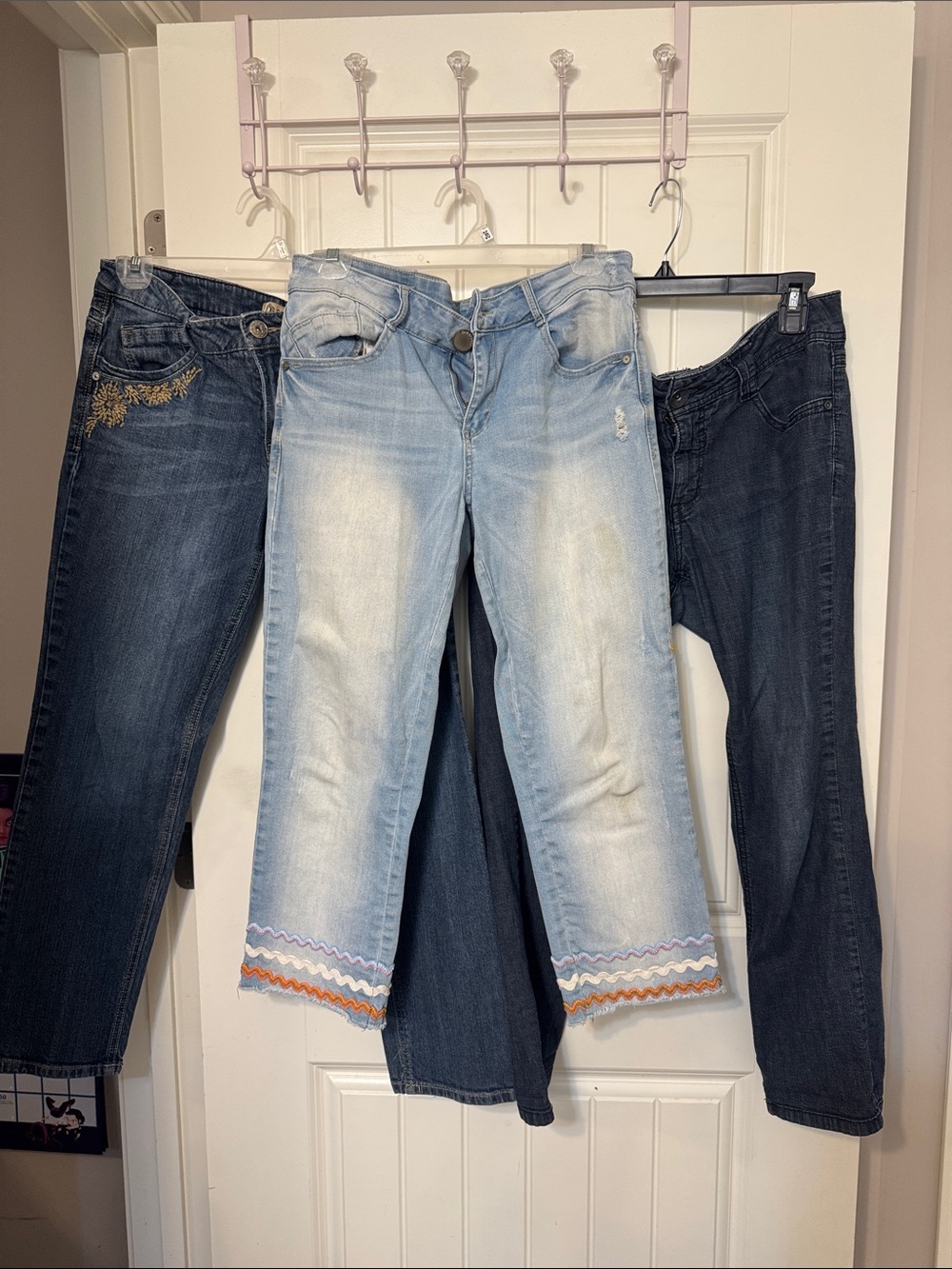 Lot democracy jeans Light Blue Cropped Jeans with Scalloped Trim